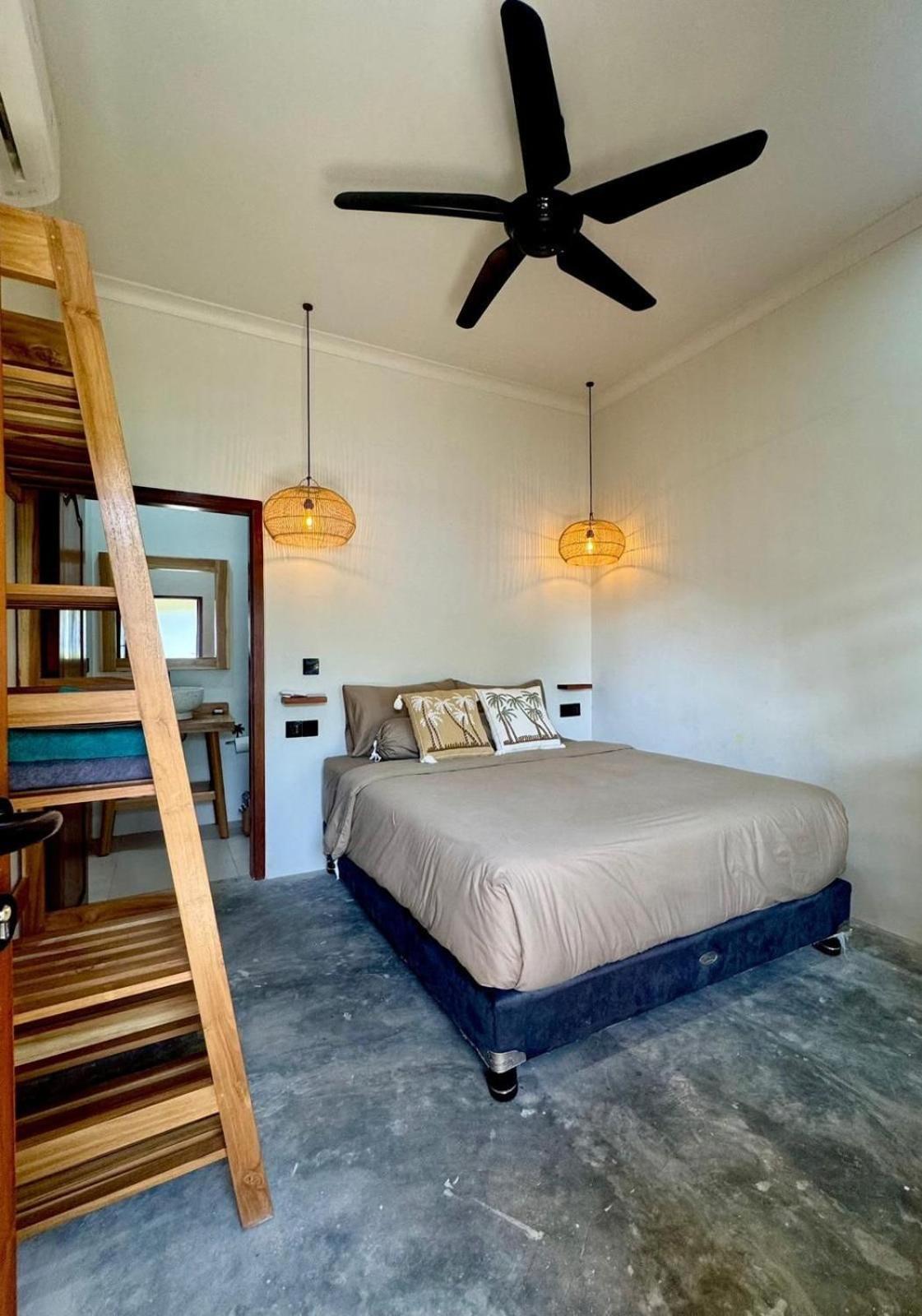 Kura Kura House Hotel Sekongkang ภายนอก รูปภาพ